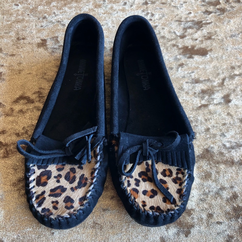 Minnetonka - Leopard Moccasins - Size 8